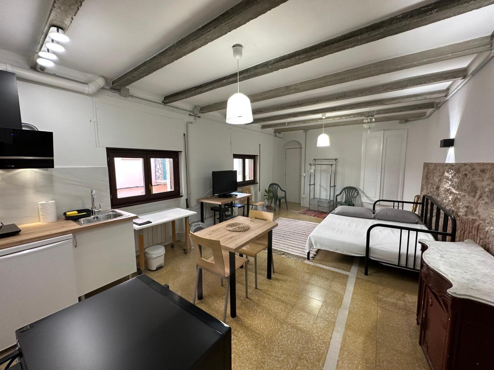 Notaria-Apartamento Y Estudio En Casco Antiguo, Al Lado De Playa, Rambla Y Monasterio, Con Acceso A Terraza Ajardinada Sant Feliu de Guíxols Exterior foto